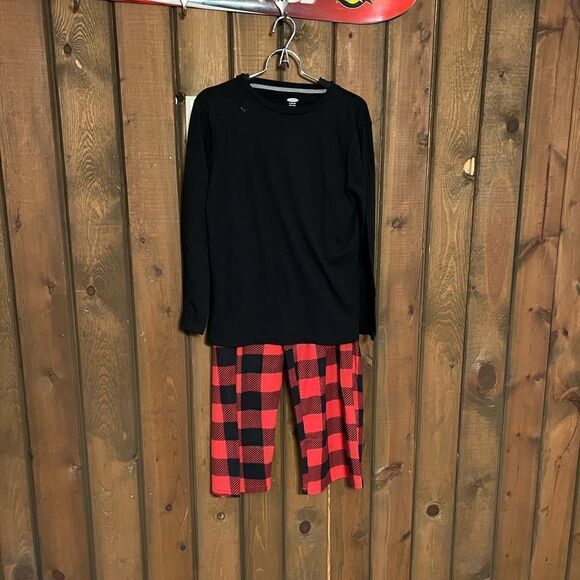 Youth boys 14/16 winter pajamas. - Picture 2 of 7